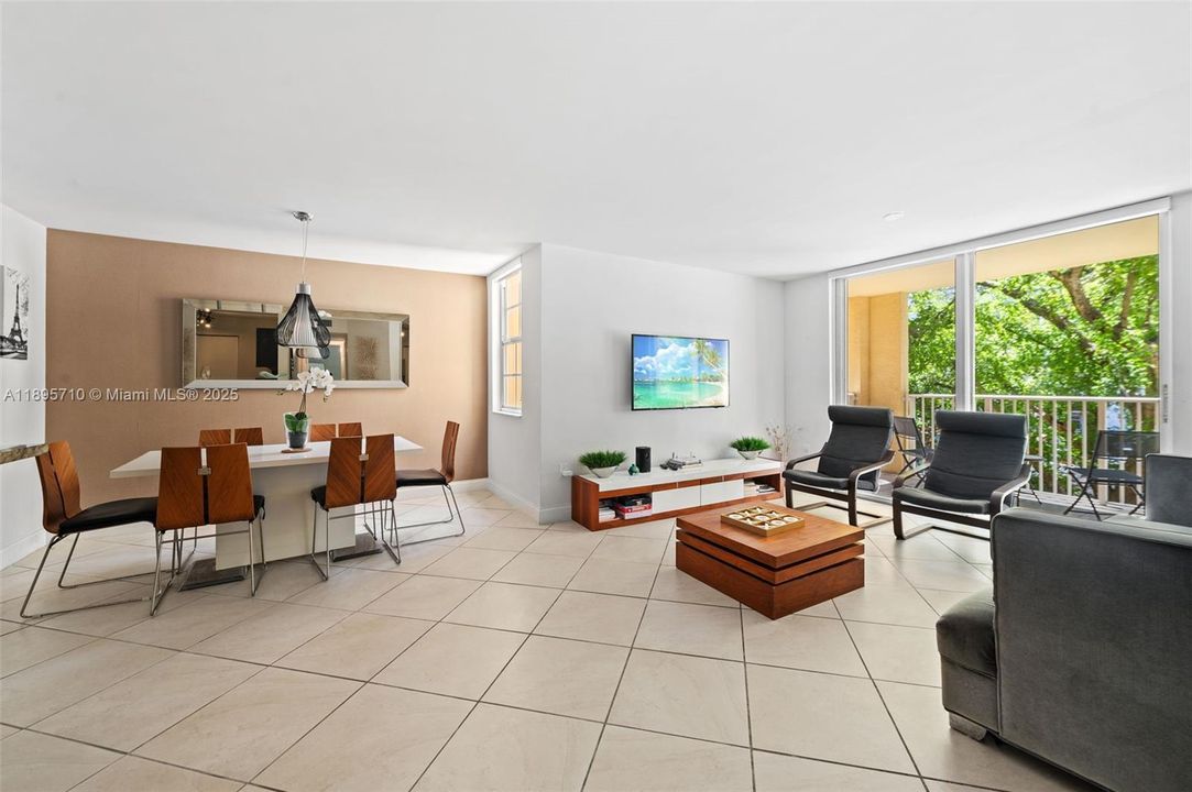 Recently Sold: $429,900 (2 beds, 2 baths, 1100 Square Feet)