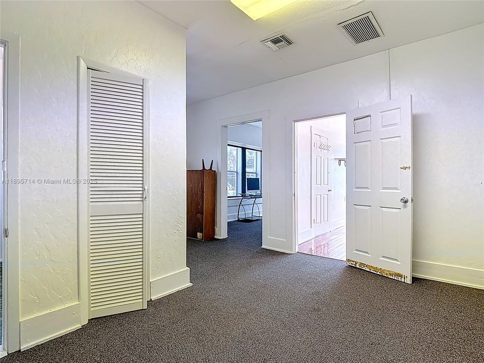 待售: $950,000 (0 贝兹, 0 浴室, 0 平方英尺)