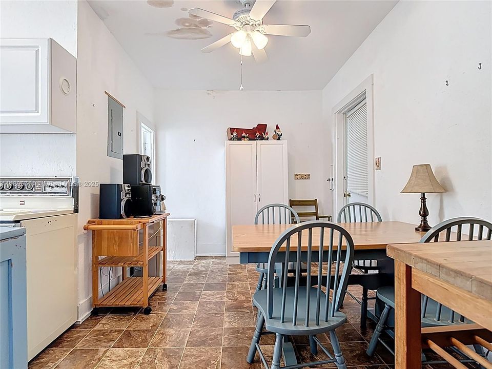 待售: $950,000 (0 贝兹, 0 浴室, 0 平方英尺)