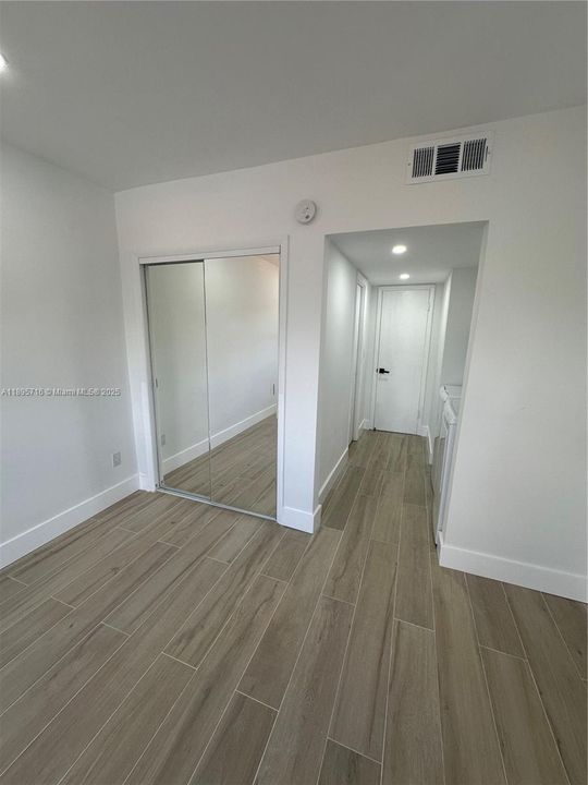 合同活跃: $2,000 (1 贝兹, 1 浴室, 671 平方英尺)