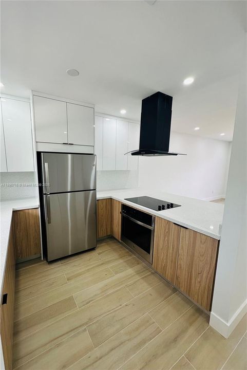 合同活跃: $2,000 (1 贝兹, 1 浴室, 671 平方英尺)