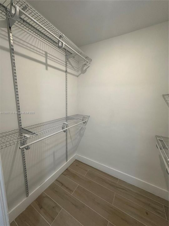 合同活跃: $2,000 (1 贝兹, 1 浴室, 671 平方英尺)