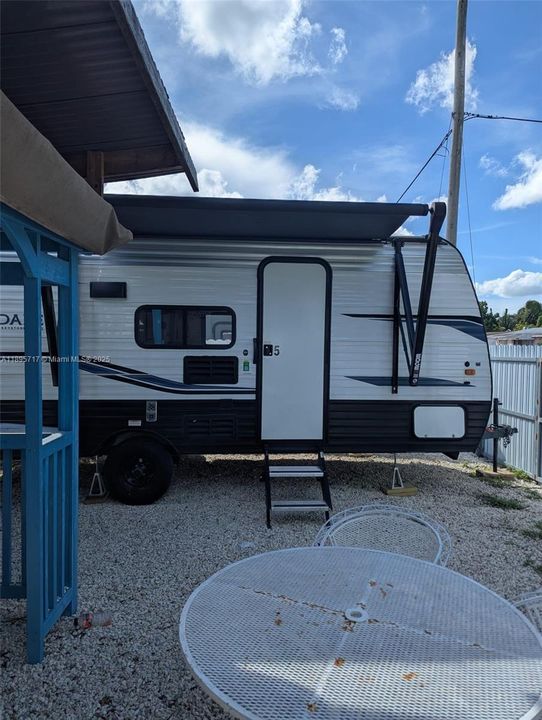 Недавно арендовано: $950 (1 спален, 1 ванн, 1547 Квадратных фут)