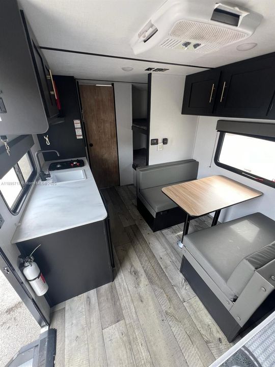 Недавно арендовано: $950 (1 спален, 1 ванн, 1547 Квадратных фут)