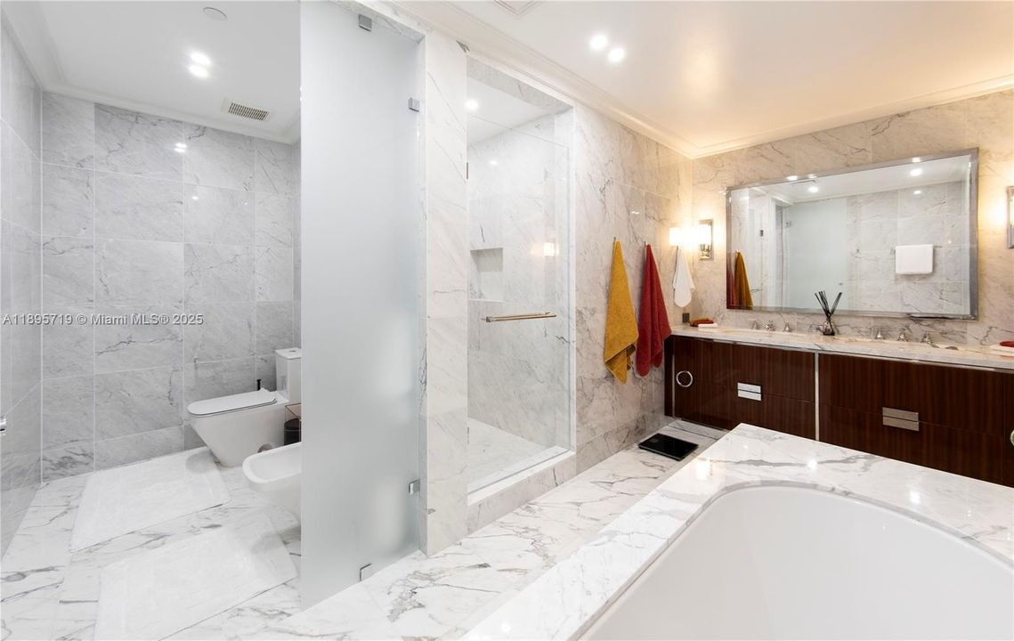 For Rent: $23,000 (2 beds, 2 baths, 1447 Square Feet)