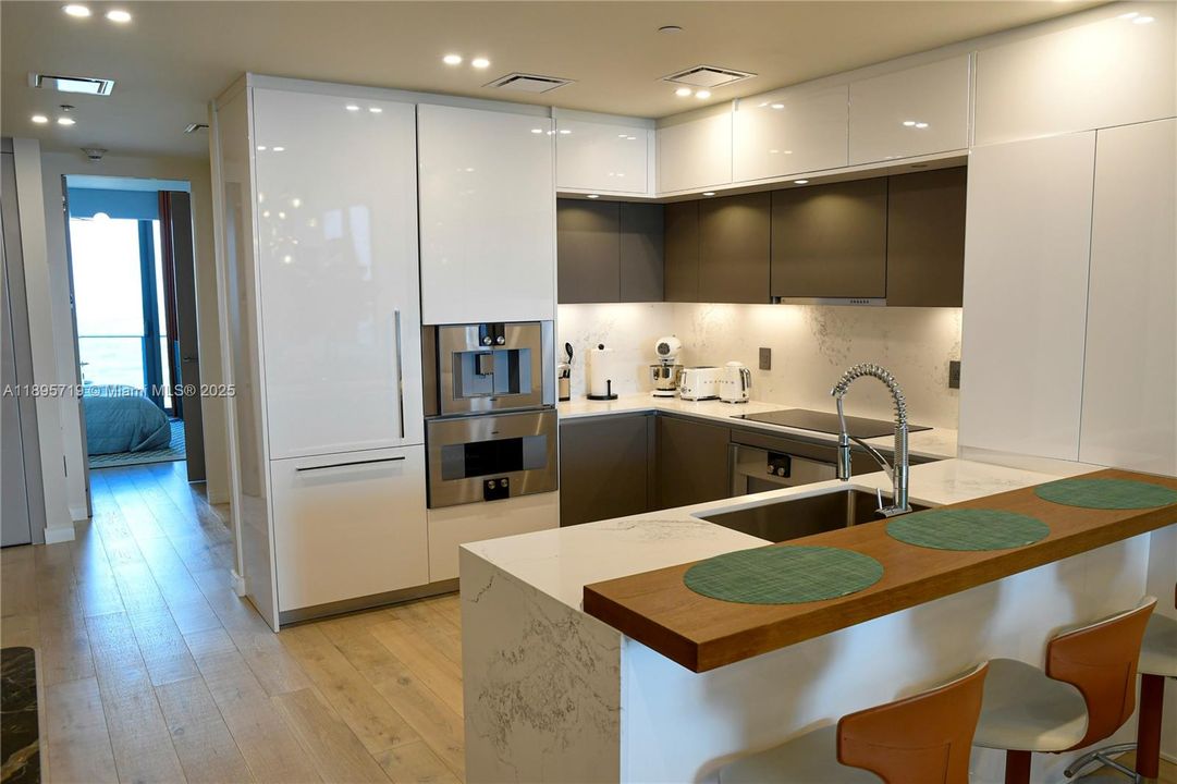 For Rent: $23,000 (2 beds, 2 baths, 1447 Square Feet)