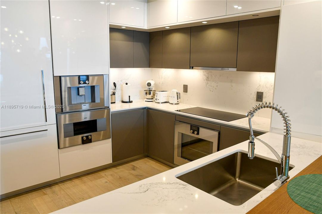 For Rent: $23,000 (2 beds, 2 baths, 1447 Square Feet)