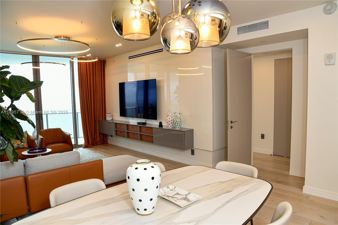 For Rent: $23,000 (2 beds, 2 baths, 1447 Square Feet)