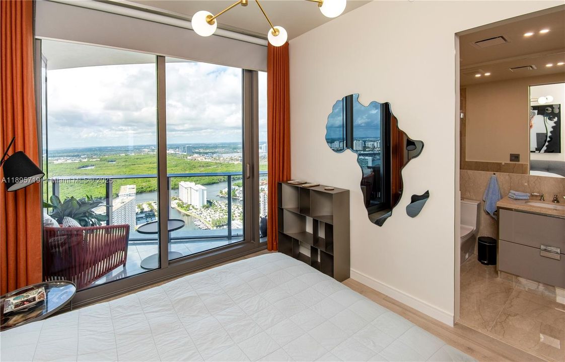 For Rent: $23,000 (2 beds, 2 baths, 1447 Square Feet)