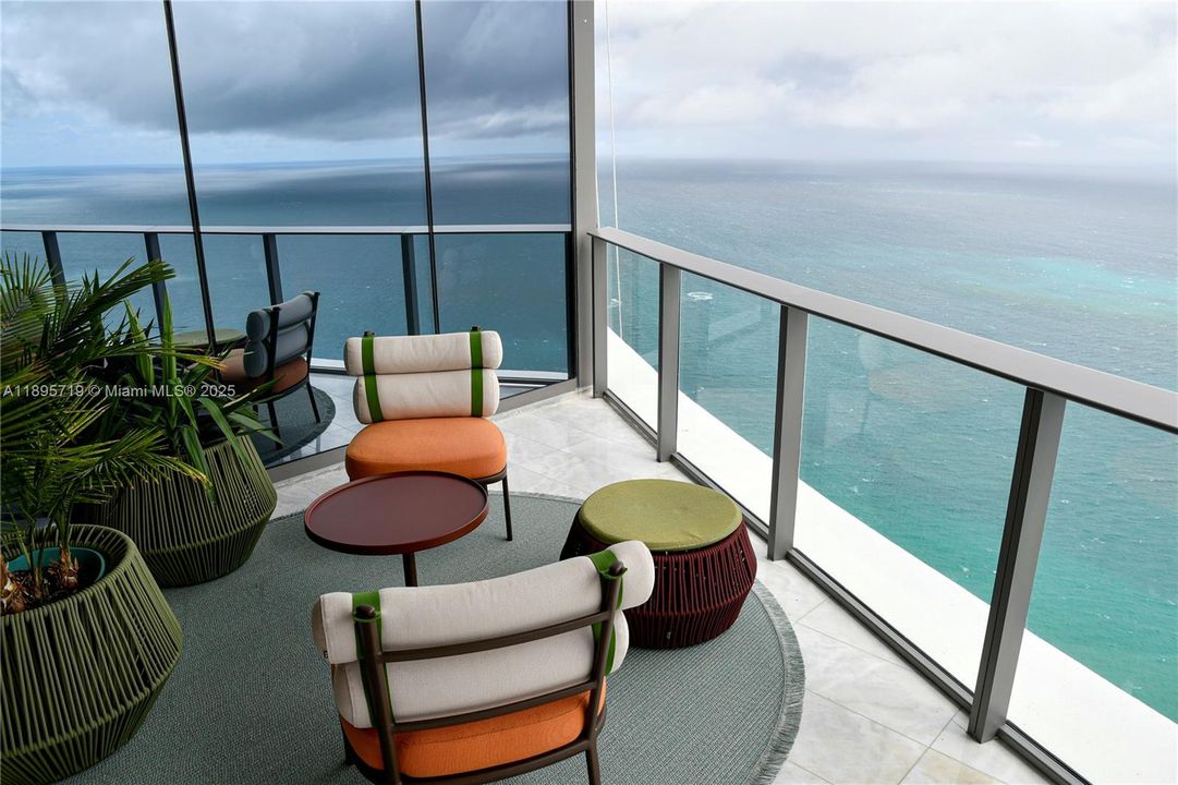 For Rent: $23,000 (2 beds, 2 baths, 1447 Square Feet)