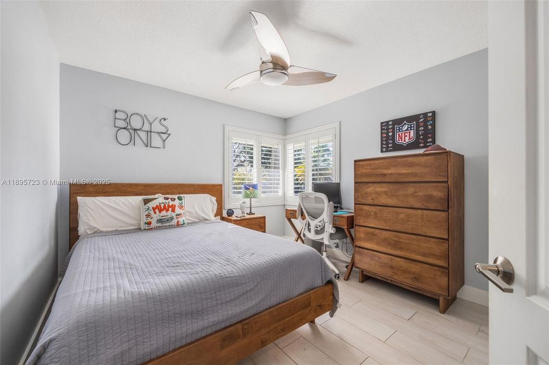 Activo con contrato: $750,000 (4 camas, 2 baños, 2040 Pies cuadrados)