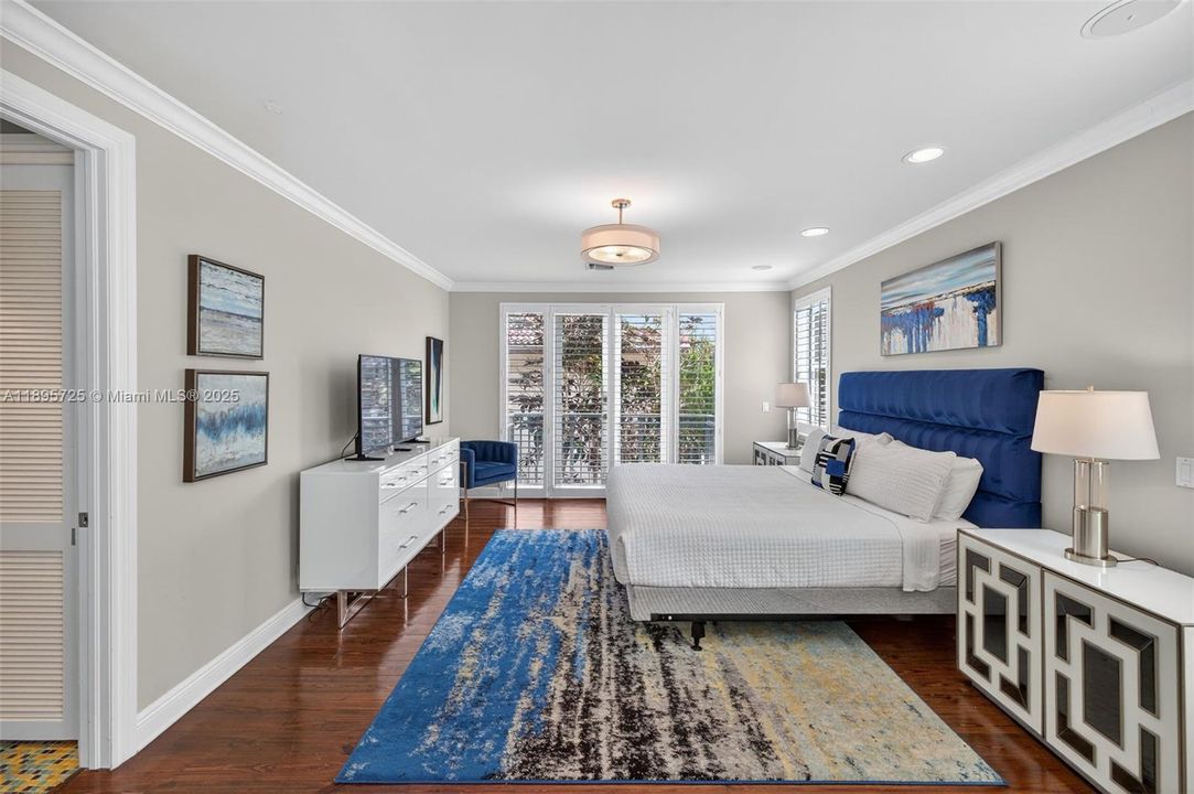 Active With Contract: $1,450,000 (3 beds, 3 baths, 2707 Square Feet)