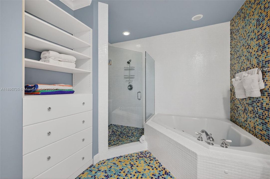 Active With Contract: $1,450,000 (3 beds, 3 baths, 2707 Square Feet)