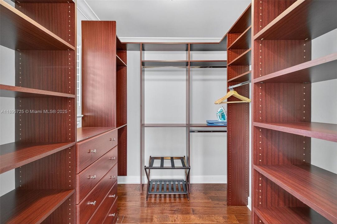 Active With Contract: $1,450,000 (3 beds, 3 baths, 2707 Square Feet)