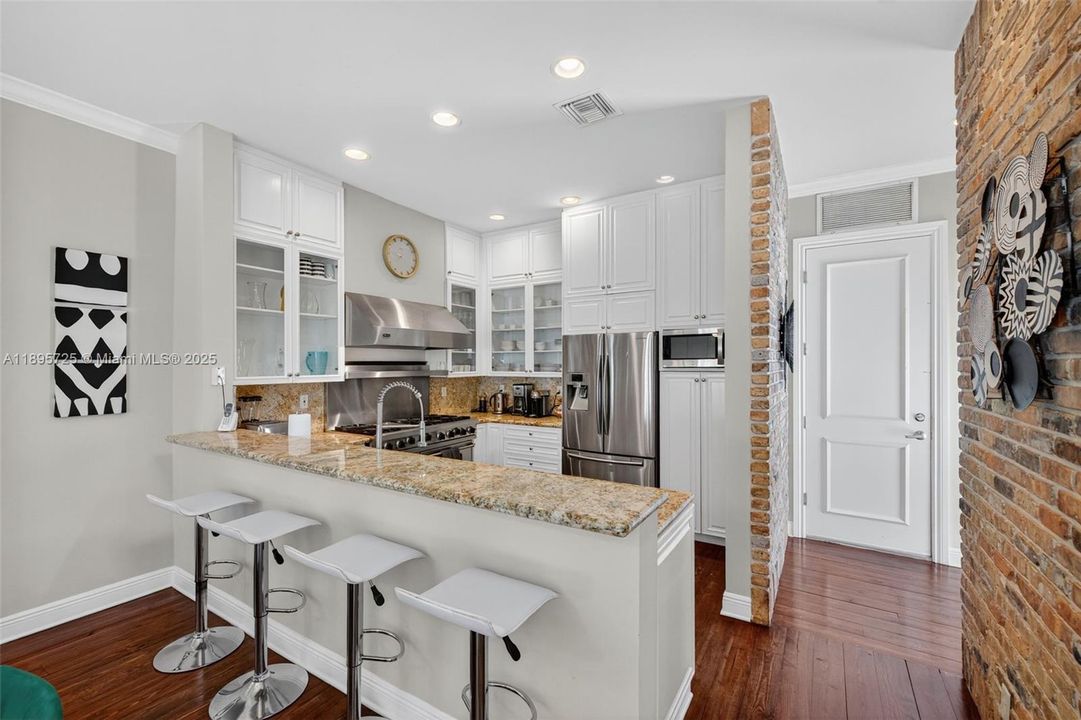 Active With Contract: $1,450,000 (3 beds, 3 baths, 2707 Square Feet)