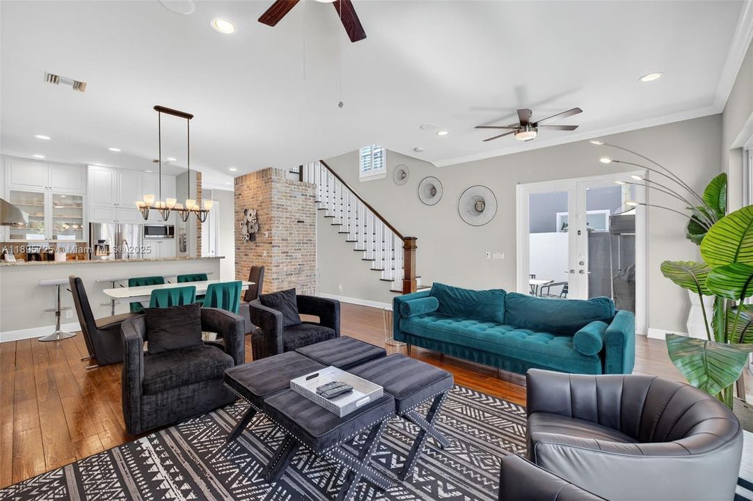 Active With Contract: $1,450,000 (3 beds, 3 baths, 2707 Square Feet)