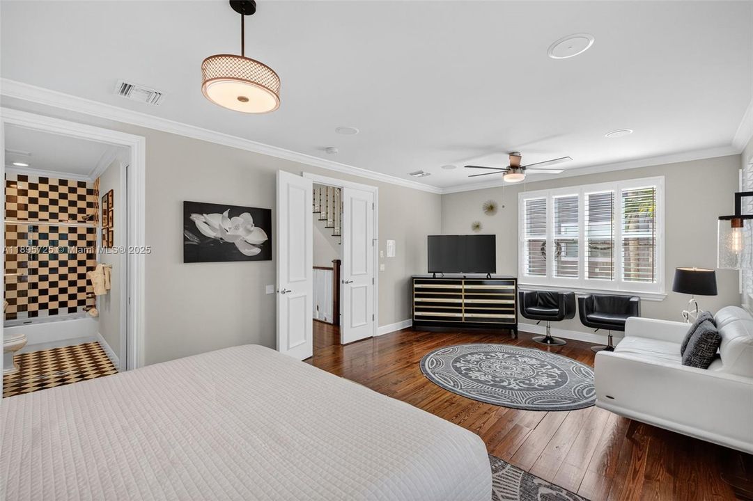 Active With Contract: $1,450,000 (3 beds, 3 baths, 2707 Square Feet)