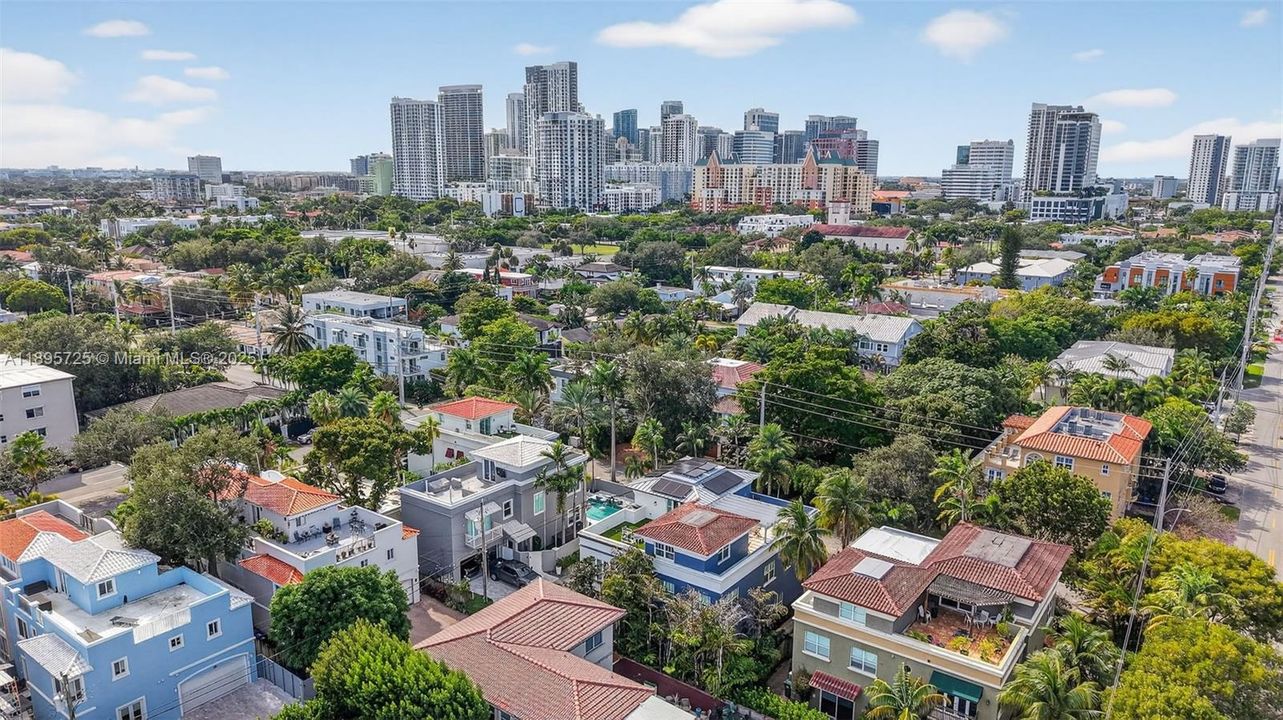 Active With Contract: $1,450,000 (3 beds, 3 baths, 2707 Square Feet)