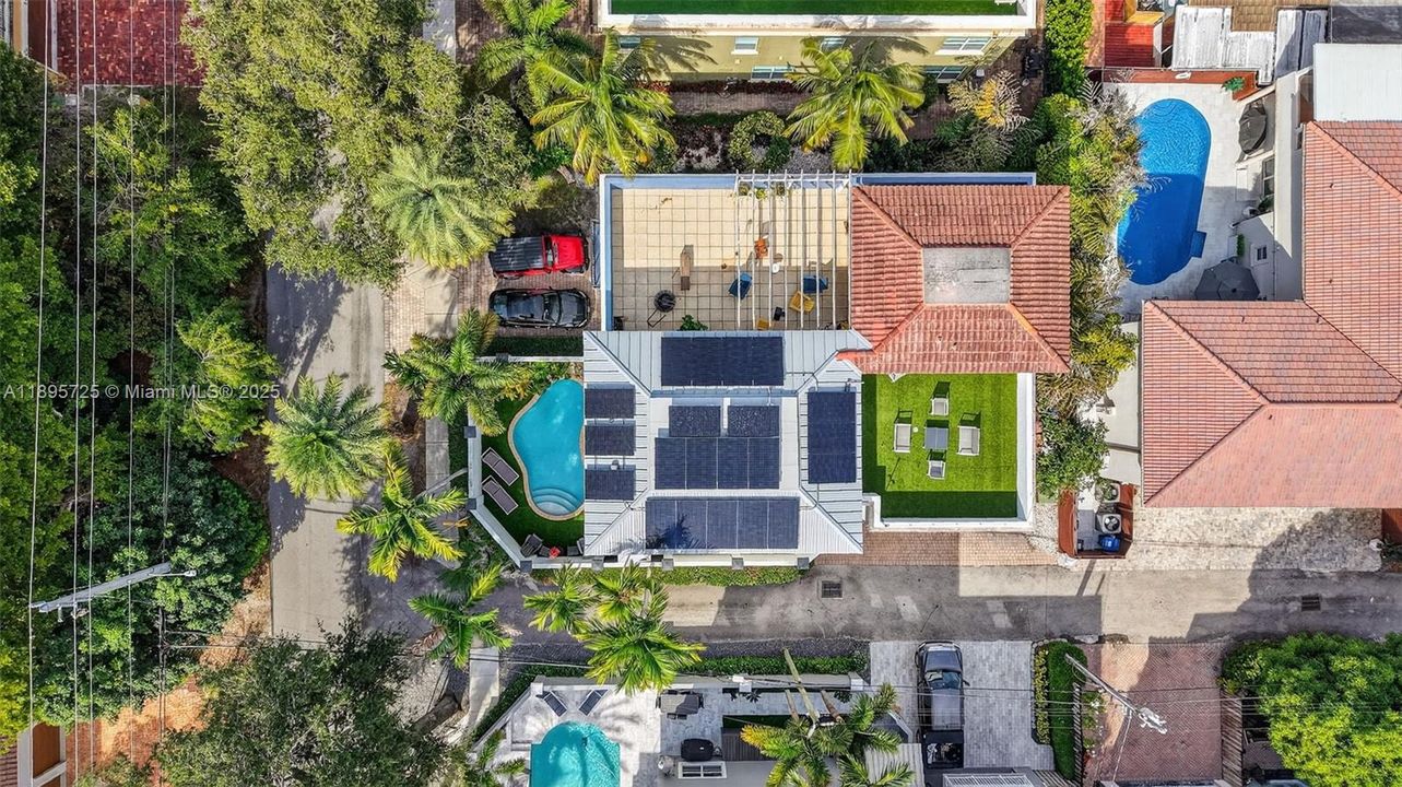 Active With Contract: $1,450,000 (3 beds, 3 baths, 2707 Square Feet)