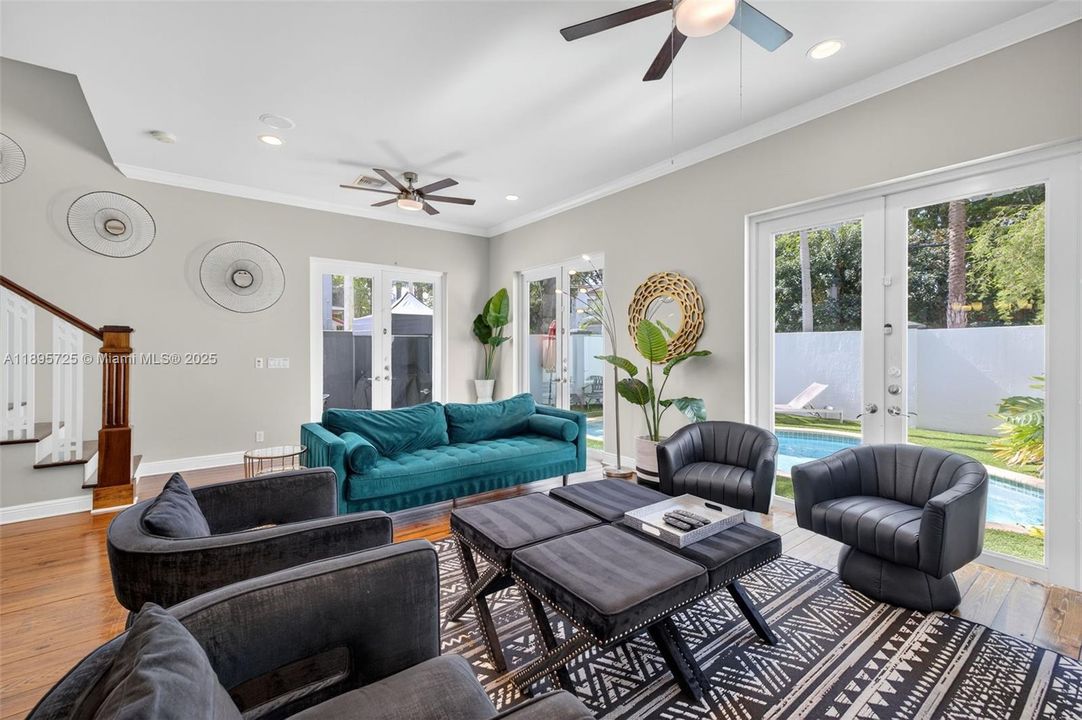 Active With Contract: $1,450,000 (3 beds, 3 baths, 2707 Square Feet)