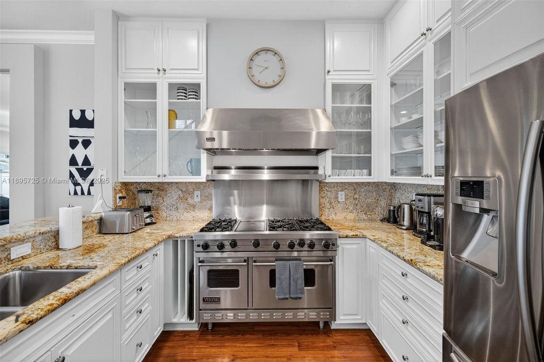 Active With Contract: $1,450,000 (3 beds, 3 baths, 2707 Square Feet)