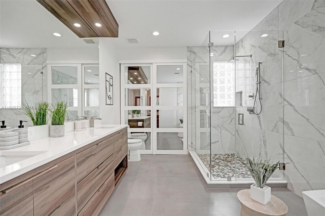 2nd Floor Master Bath