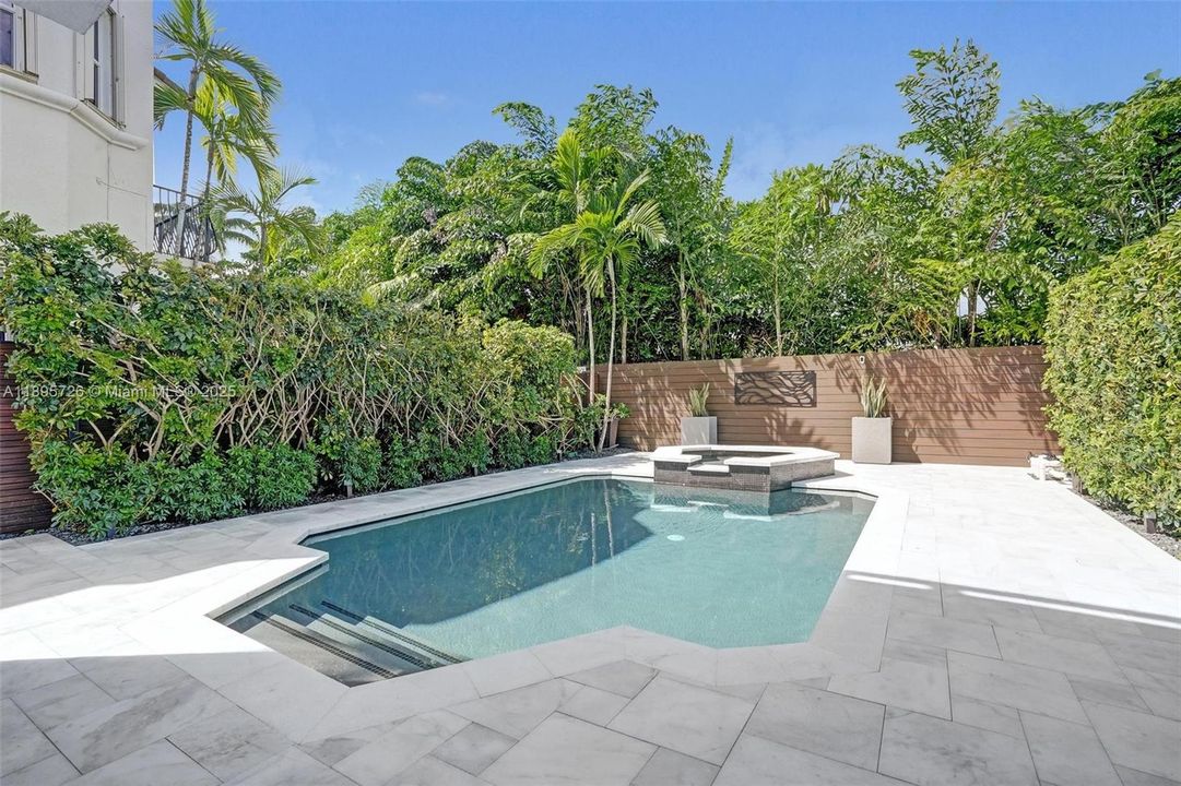 Недавно арендовано: $10,000 (4 спален, 3 ванн, 2905 Квадратных фут)