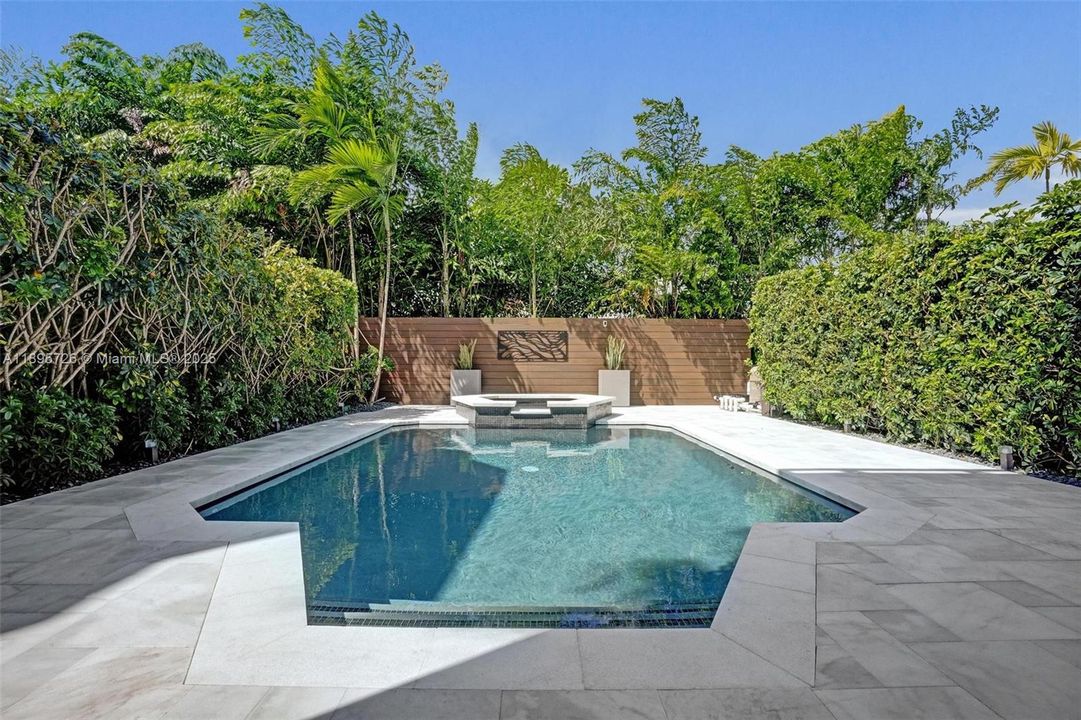 Недавно арендовано: $10,000 (4 спален, 3 ванн, 2905 Квадратных фут)