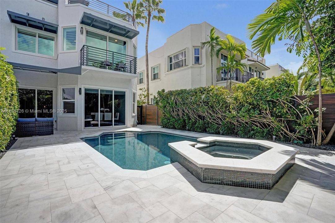 Недавно арендовано: $10,000 (4 спален, 3 ванн, 2905 Квадратных фут)