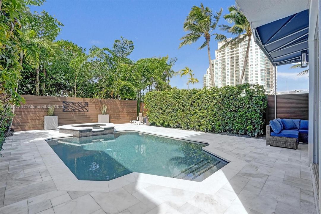 Недавно арендовано: $10,000 (4 спален, 3 ванн, 2905 Квадратных фут)