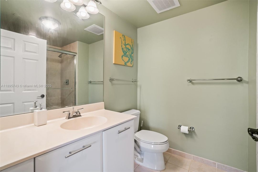 2nd Bathroom