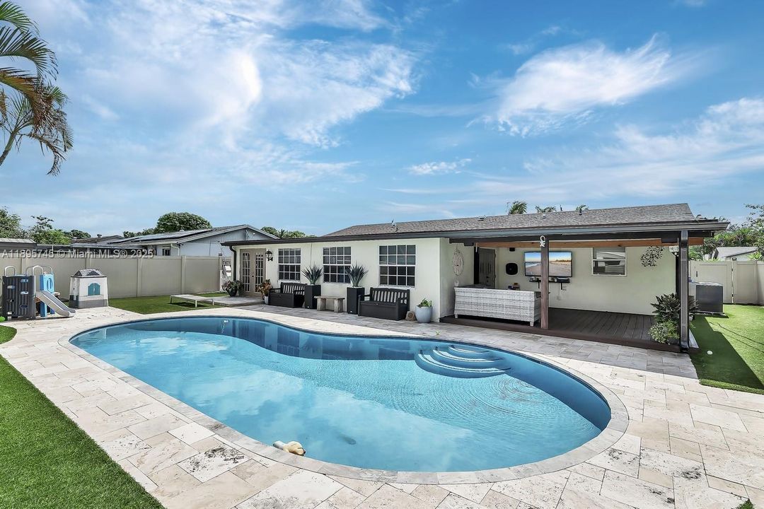 最近售出: $539,999 (3 贝兹, 3 浴室, 1509 平方英尺)