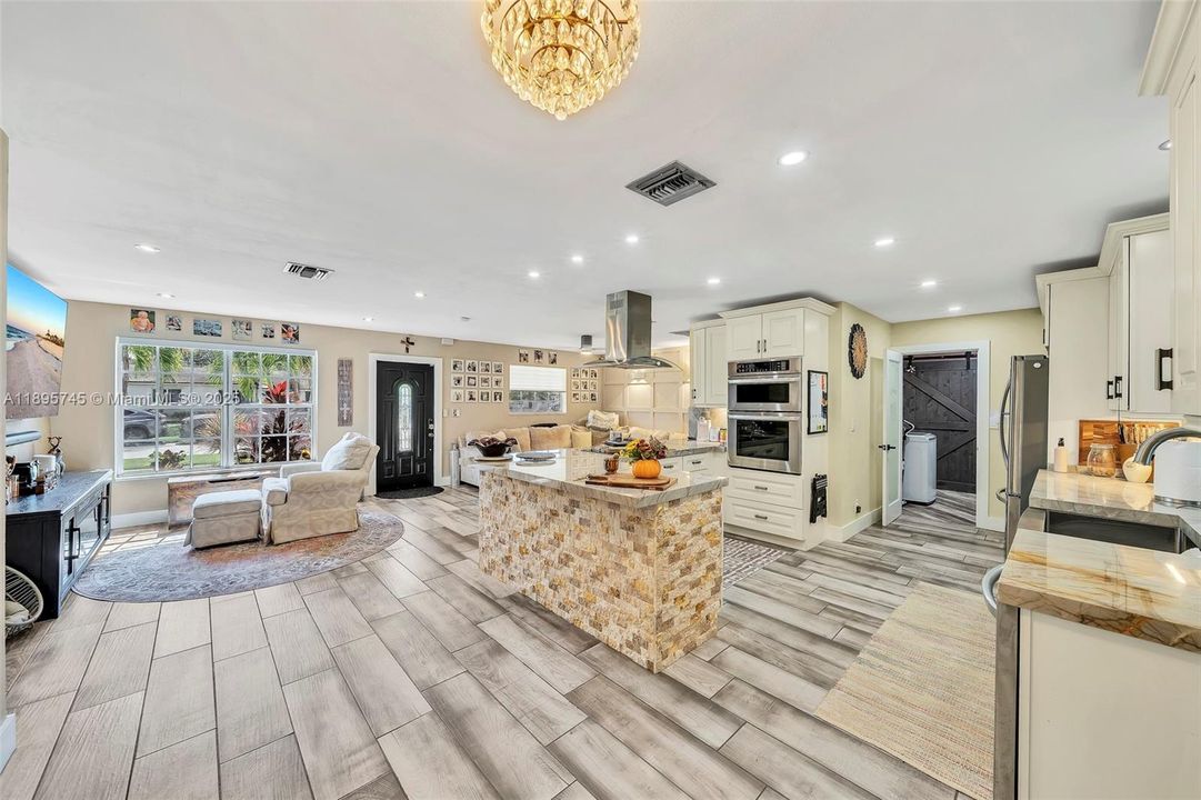 最近售出: $539,999 (3 贝兹, 3 浴室, 1509 平方英尺)