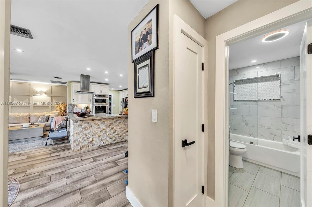 最近售出: $539,999 (3 贝兹, 3 浴室, 1509 平方英尺)