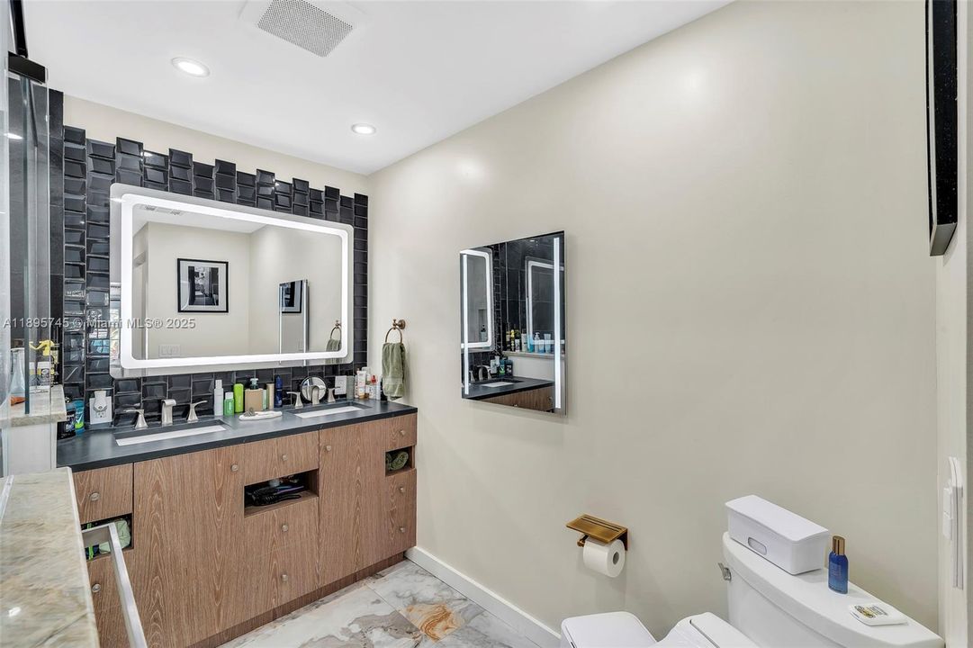 最近售出: $539,999 (3 贝兹, 3 浴室, 1509 平方英尺)