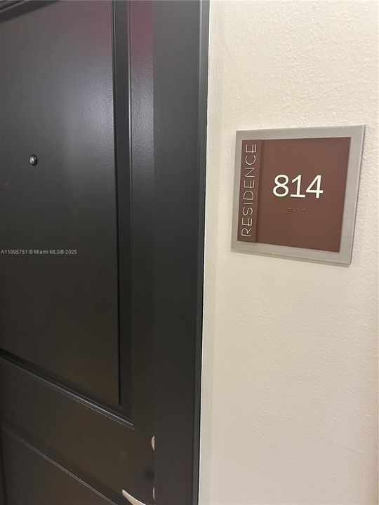 For Sale: $669,900 (2 beds, 2 baths, 1139 Square Feet)