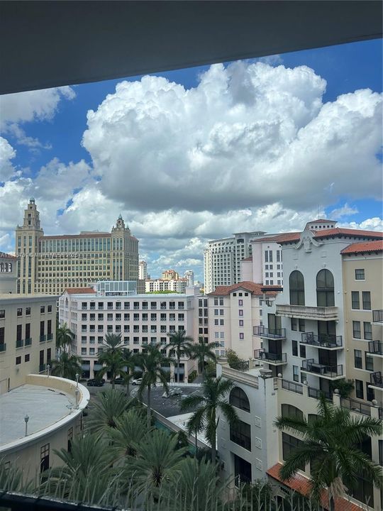 For Sale: $669,900 (2 beds, 2 baths, 1139 Square Feet)