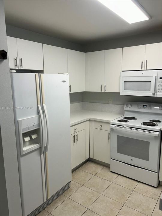 For Sale: $669,900 (2 beds, 2 baths, 1139 Square Feet)
