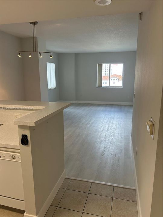 For Sale: $669,900 (2 beds, 2 baths, 1139 Square Feet)