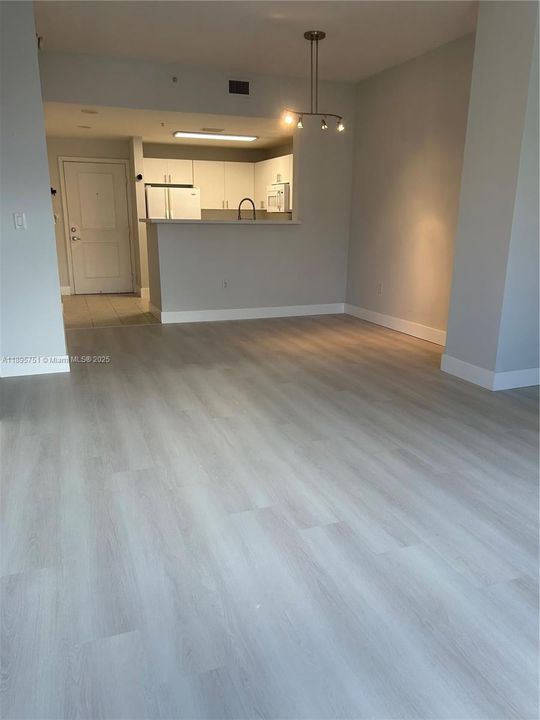 For Sale: $669,900 (2 beds, 2 baths, 1139 Square Feet)