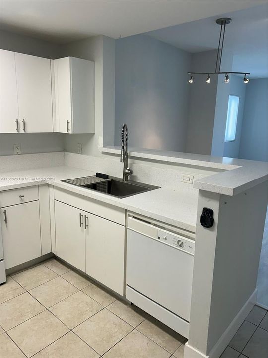 For Sale: $669,900 (2 beds, 2 baths, 1139 Square Feet)