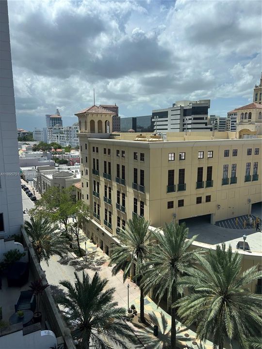 For Sale: $669,900 (2 beds, 2 baths, 1139 Square Feet)