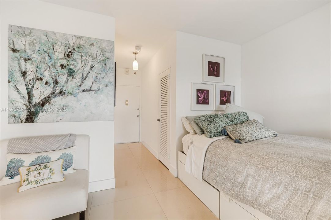 На продажу: $379,000 (0 спален, 1 ванн, 544 Квадратных фут)