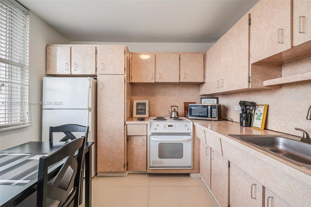 На продажу: $379,000 (0 спален, 1 ванн, 544 Квадратных фут)