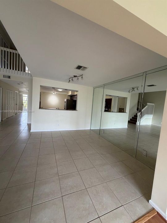 Active With Contract: $3,000 (3 beds, 2 baths, 2268 Square Feet)