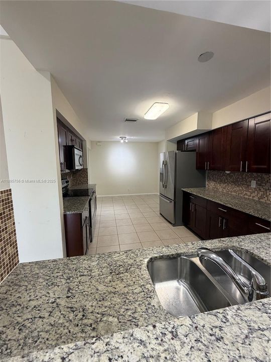 Active With Contract: $3,000 (3 beds, 2 baths, 2268 Square Feet)