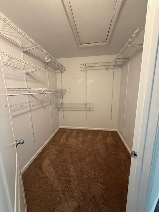 Active With Contract: $3,000 (3 beds, 2 baths, 2268 Square Feet)