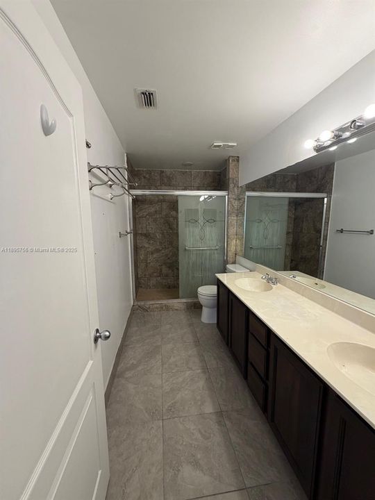 Active With Contract: $3,000 (3 beds, 2 baths, 2268 Square Feet)