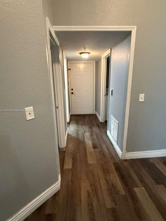 Недавно арендовано: $1,900 (1 спален, 1 ванн, 800 Квадратных фут)