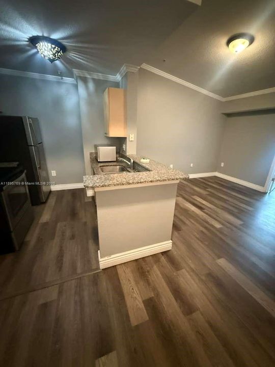 Недавно арендовано: $1,900 (1 спален, 1 ванн, 800 Квадратных фут)